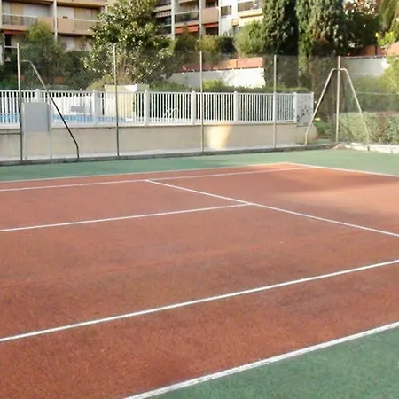 Centre De Pour 4 Personnes Piscine Et Tennis Apartament *