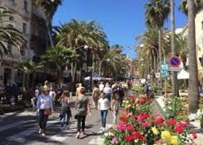 Centre De Pour 4 Personnes Piscine Et Tennis Lejlighed Hyères