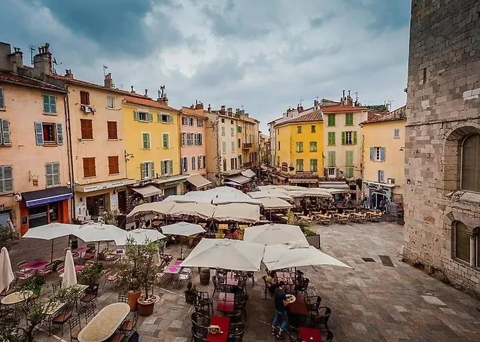 Centre De Pour 4 Personnes Piscine Et Tennis Apartman Hyères